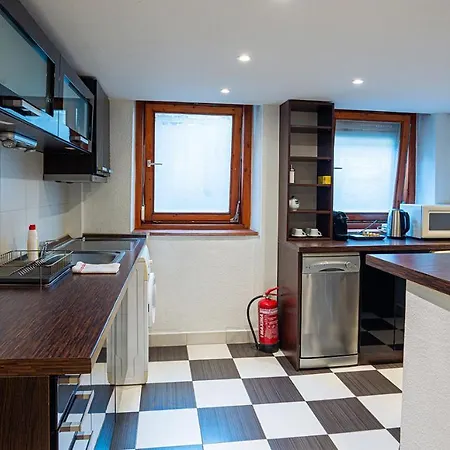 Cosy Corner - Entire Near Oktogon
