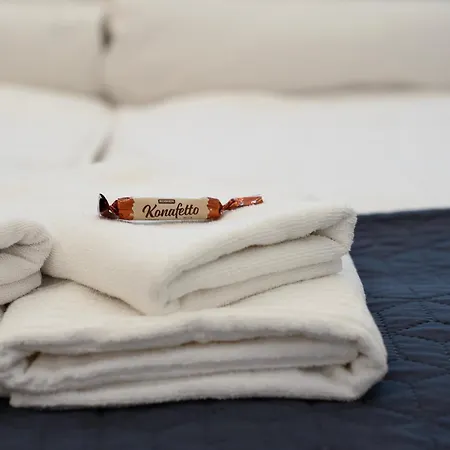Cosy Corner - Entire Near Oktogon Apartament *